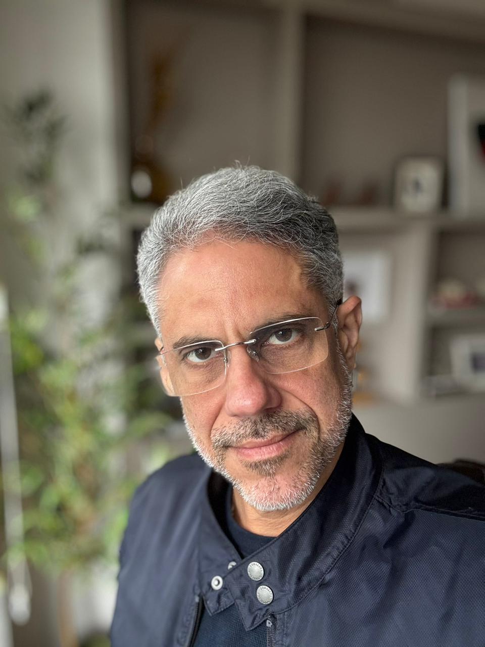 Retrato de Fabrício Brandão, psicólogo clínico.